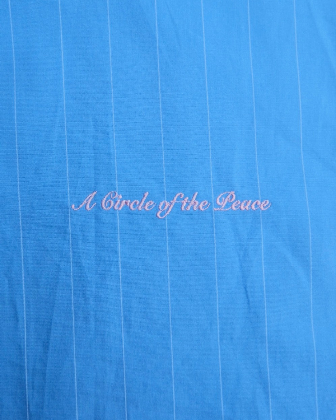 A CIRCLE OF THE PEACE 先染めピンストライプ リラックスシャツ メンズ ブルー/ホワイト
